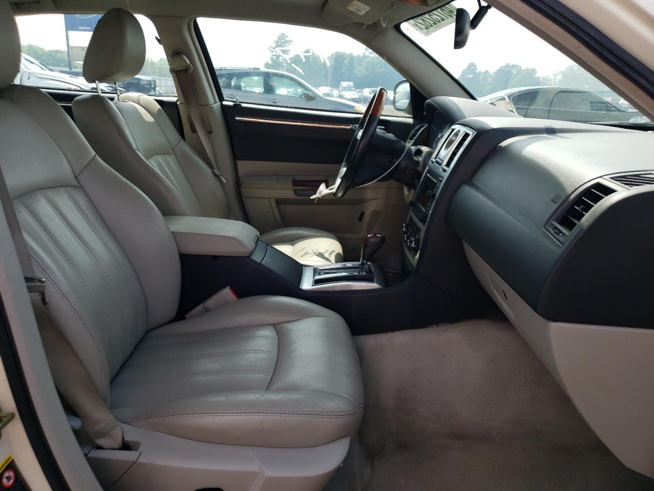 Photo 5 from auction – 2005 CHRYSLER 300C with VIN 2C3AA63H85H641362