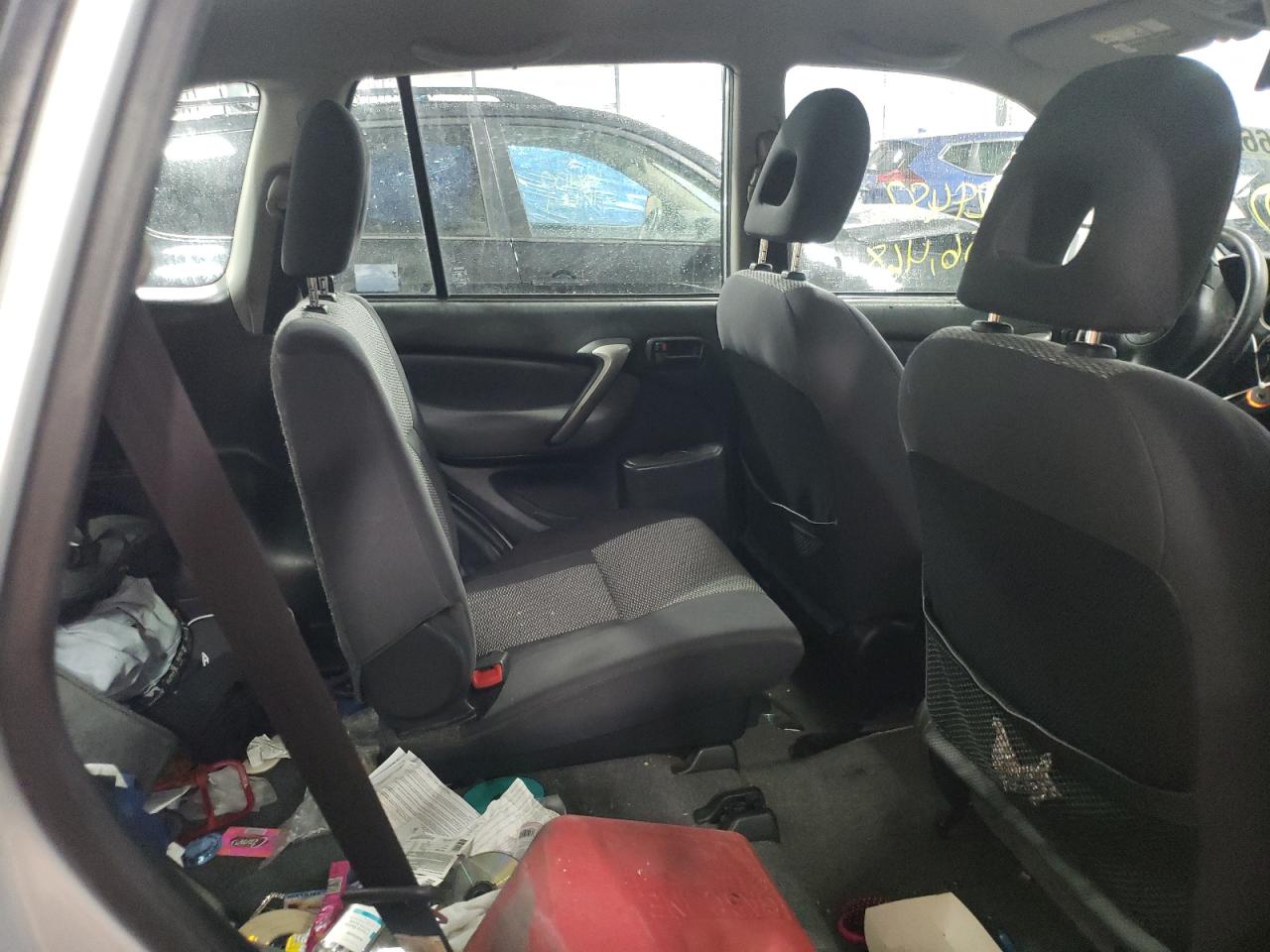 Photo 6 from auction – 2005 TOYOTA RAV4 with VIN JTEGD20V650066369