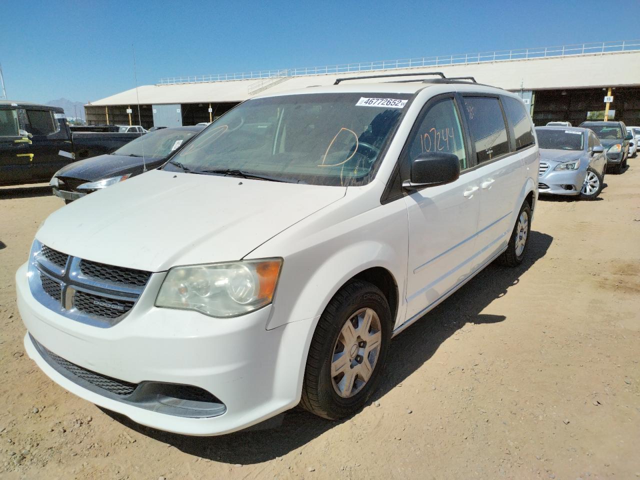 Photo 2 from auction – 2011 DODGE GRAND CARA with VIN 2D4RN4DG2BR768128
