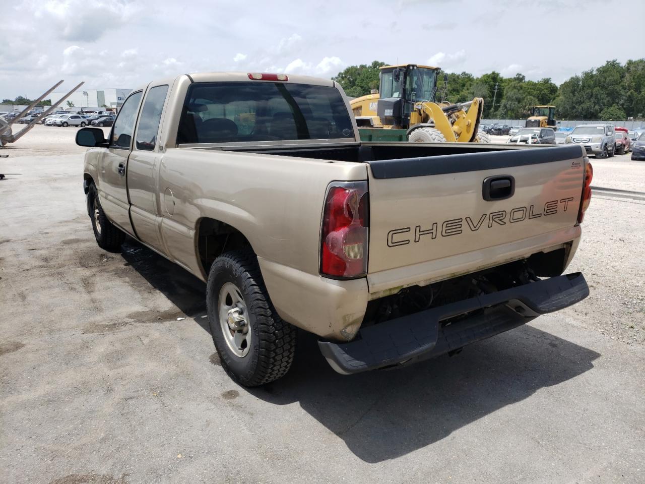 Photo 3 from auction – 2004 CHEVROLET SILVERADO with VIN 2GCEC19T941317706