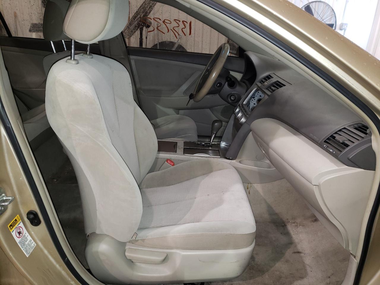 Photo 5 from auction – 2011 TOYOTA CAMRY BASE with VIN 4T1BF3EK9BU213636