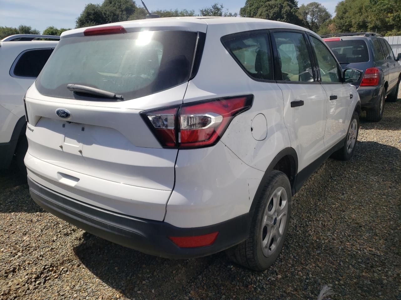 Photo 4 from auction – 2017 FORD ESCAPE S with VIN 1FMCU0F78HUE97644
