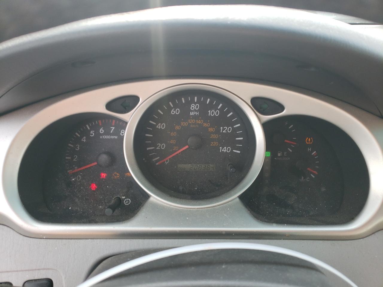Photo 8 from auction – 2005 TOYOTA HIGHLANDER with VIN JTEEP21A850114058