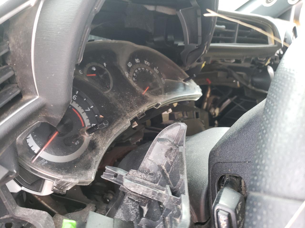 Photo 8 from auction – 2011 TOYOTA SCION TC with VIN JTKJF5C72B3003114