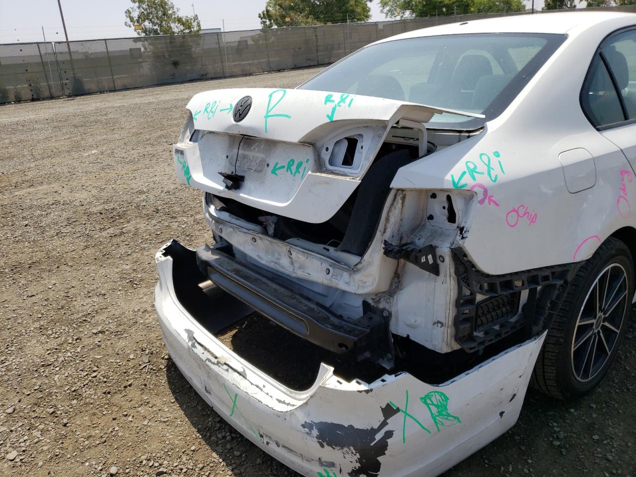 Photo 9 from auction – 2011 VOLKSWAGEN JETTA BASE with VIN 3VW2K7AJ3BM010201