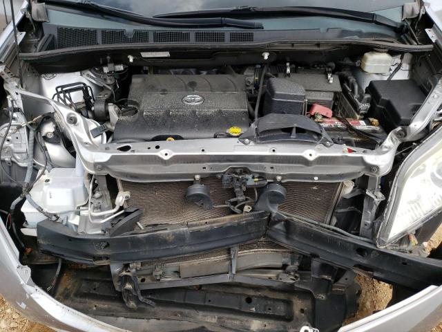 Photo 7 from auction – 2011 TOYOTA SIENNA XLE with VIN 5TDYK3DC6BS072999