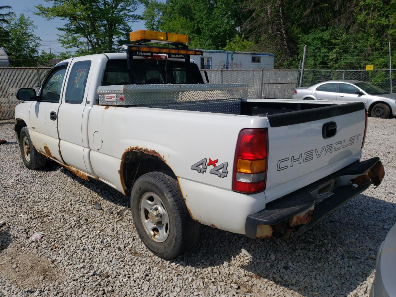 Photo 3 from auction – 2001 CHEVROLET SILVERADO with VIN 1GCEK19TX1Z251351