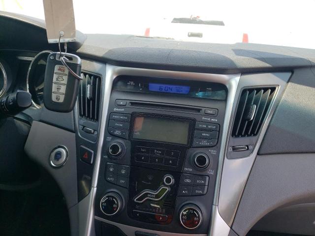 Photo 9 from auction – 2012 HYUNDAI SONATA HYB with VIN KMHEC4A46CA030572