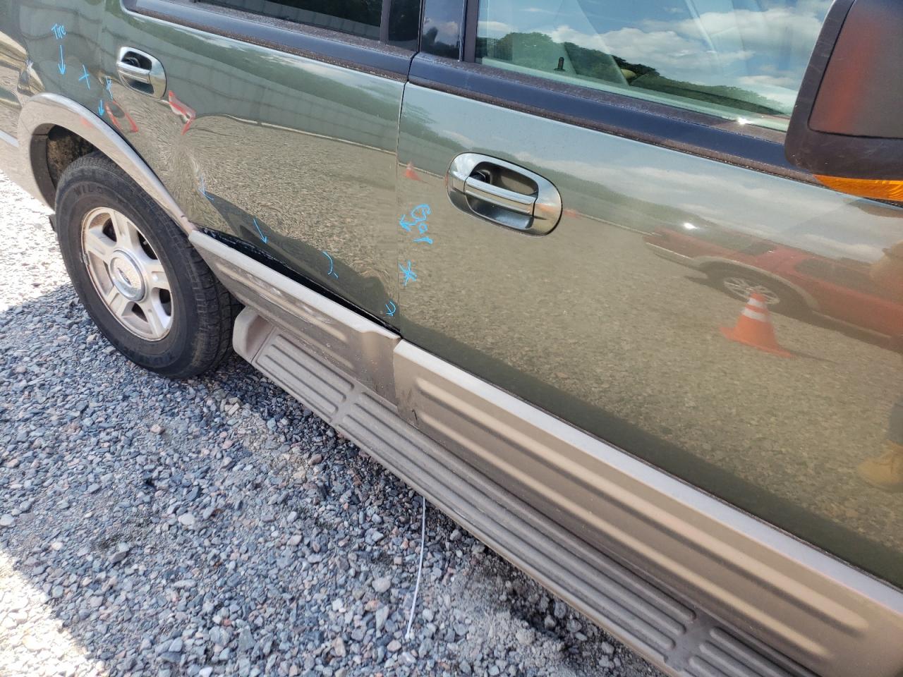 Photo 9 from auction – 2004 FORD EXPEDITION with VIN 1FMRU17W64LB02057