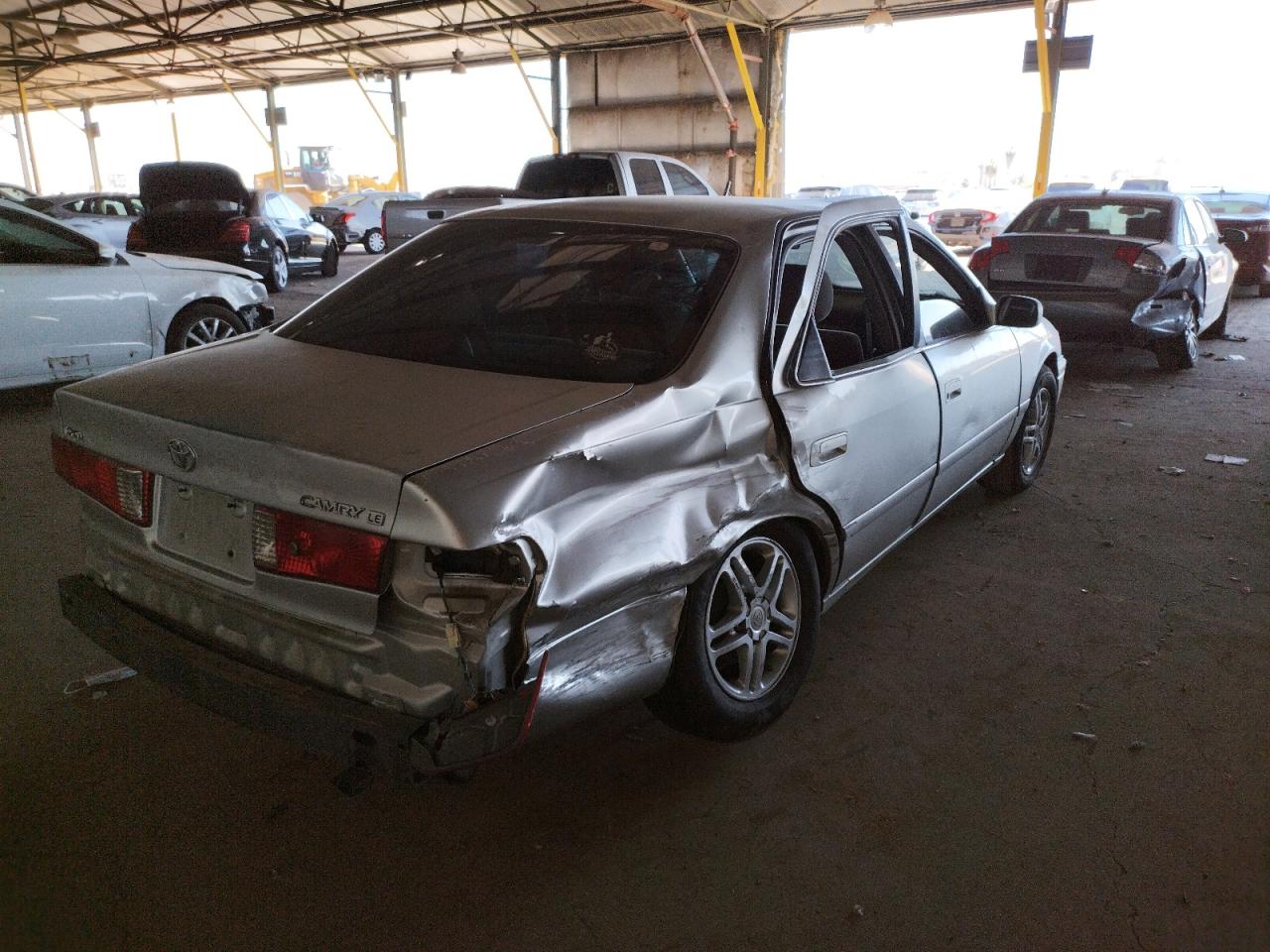 Photo 4 from auction – 2001 TOYOTA CAMRY CE with VIN JT2BG22K010566801