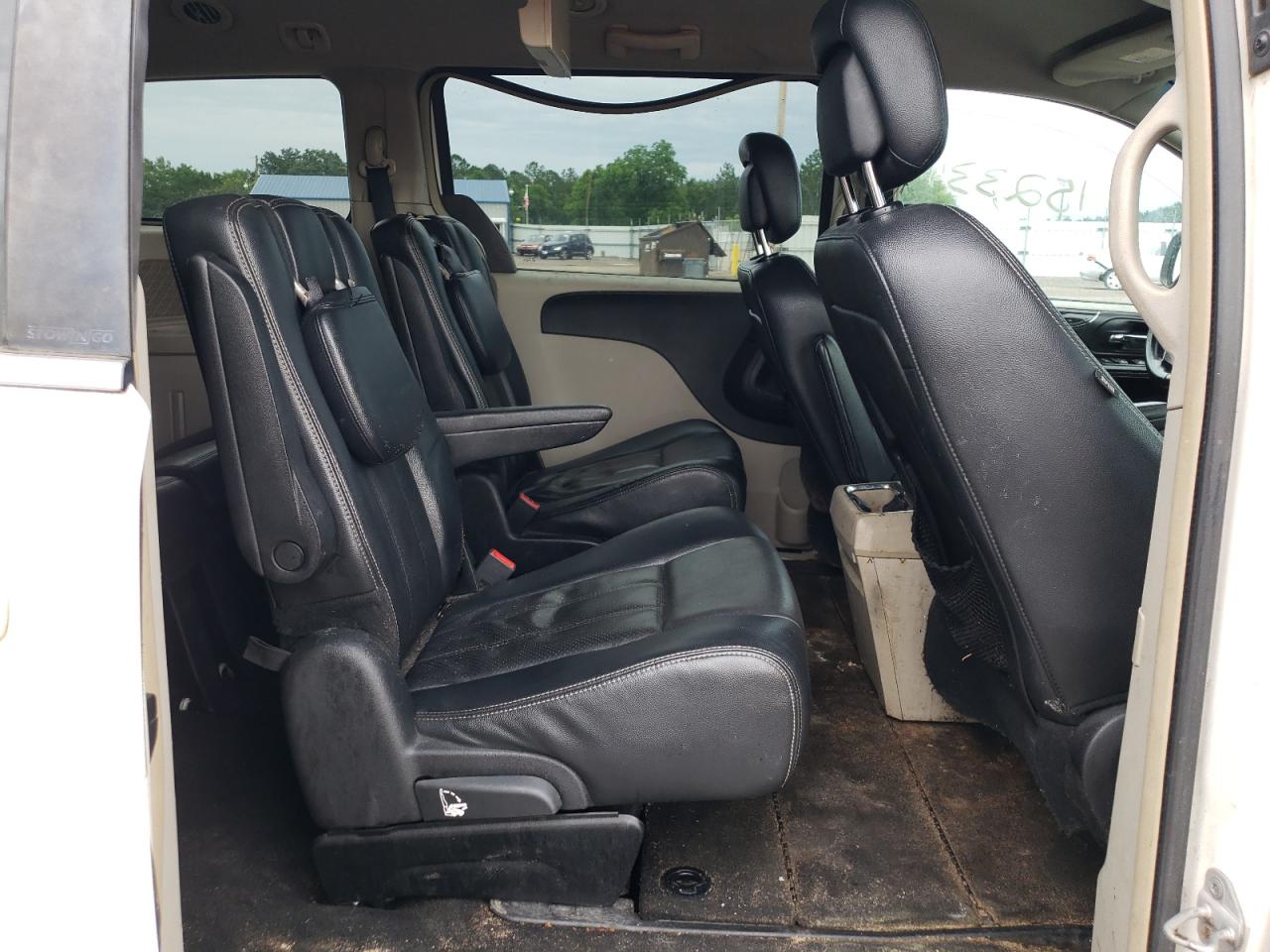 Photo 6 from auction – 2012 CHRYSLER TOWN & COU with VIN 2C4RC1BG7CR244799