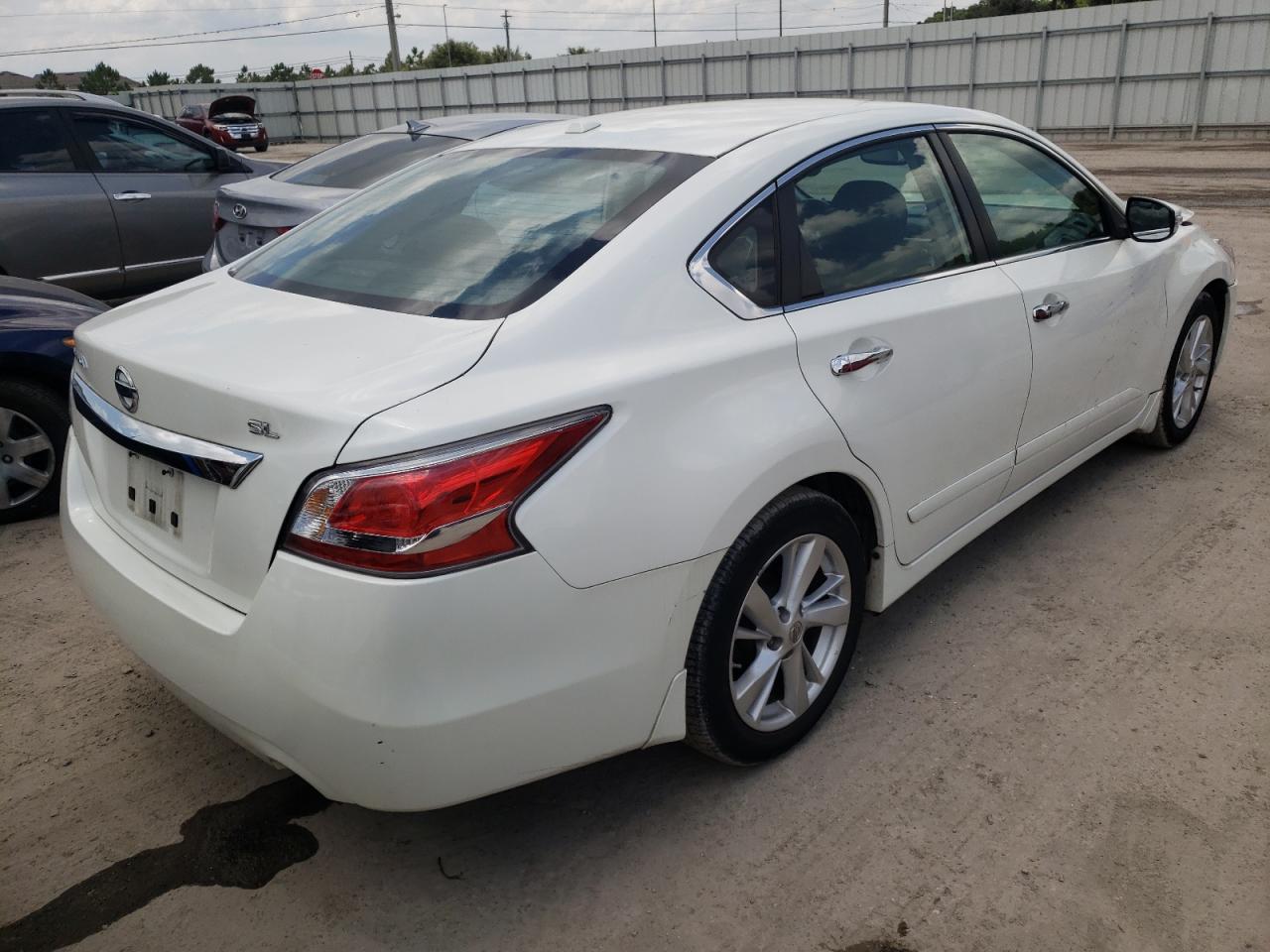 Photo 16 from auction – 2015 NISSAN ALTIMA 2.5 with VIN 1N4AL3AP2FC108903