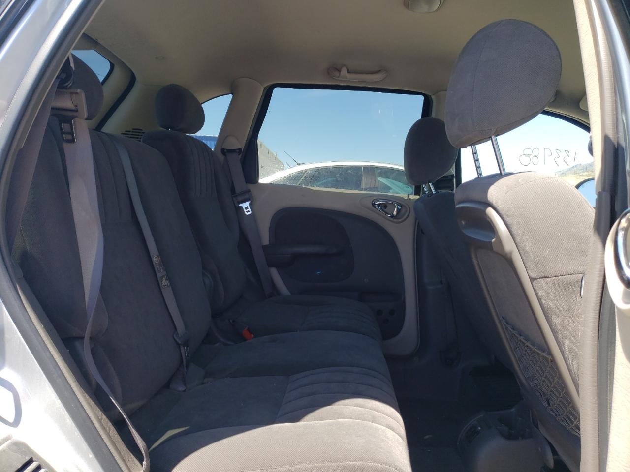 Photo 6 from auction – 2001 CHRYSLER PT CRUISER with VIN 3C4FY4BB91T626384