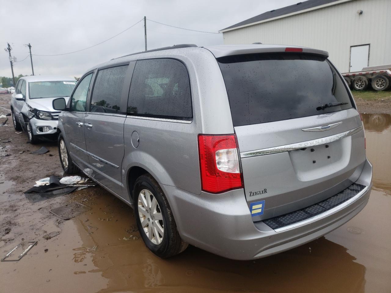 Photo 15 from auction – 2015 CHRYSLER TOWN & COU with VIN 2C4RC1BG4FR755407