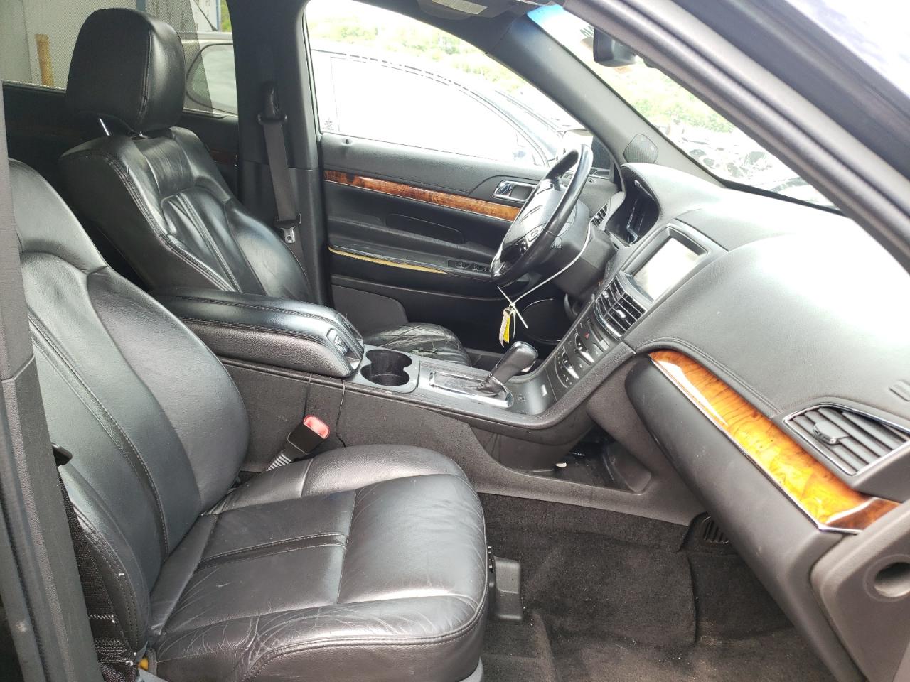 Photo 5 from auction – 2013 LINCOLN MKT with VIN 2LMHJ5NK7DBL55128