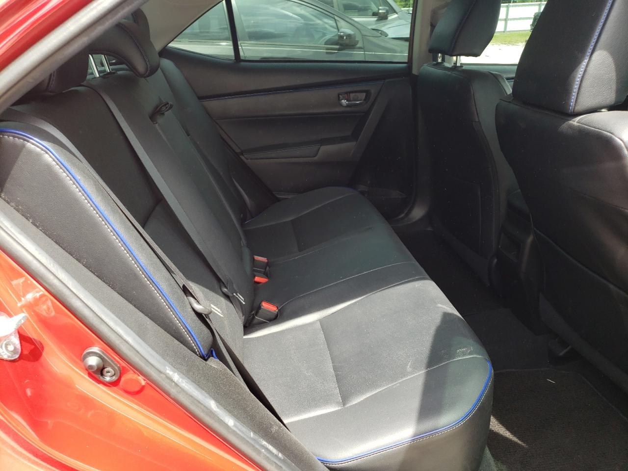 Photo 18 from auction – 2018 TOYOTA COROLLA L with VIN 5YFBURHEXJP799052