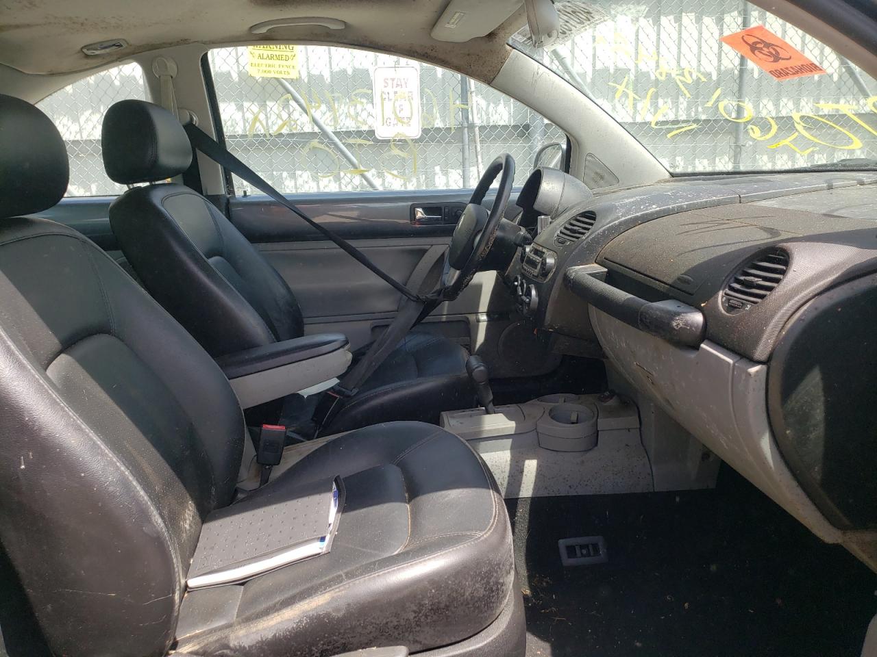 Photo 5 from auction – 2002 VOLKSWAGEN NEW BEETLE with VIN 3VWCK21C92M446561