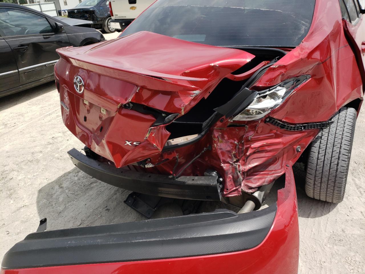 Фото 20 с аукциона – 2018 TOYOTA COROLLA L с VIN 5YFBURHEXJP799052