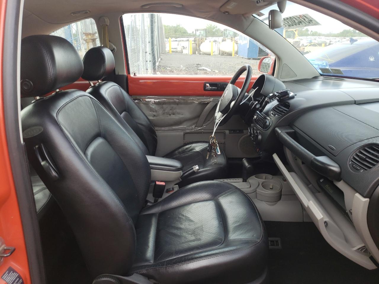 Photo 19 from auction – 2003 VOLKSWAGEN NEW BEETLE with VIN 3VWDD21C13M409584