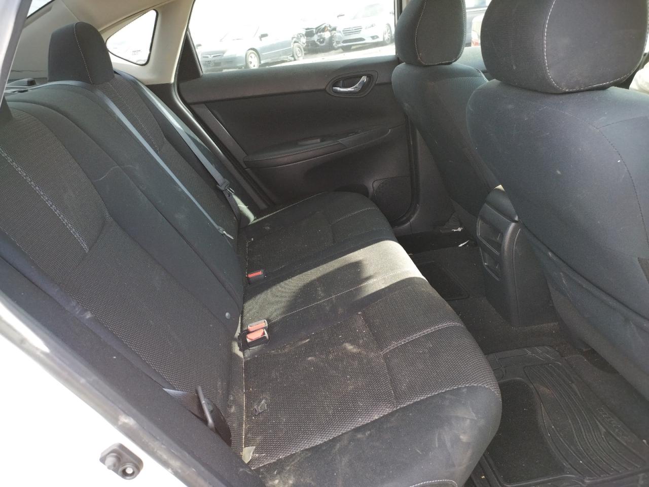 Photo 6 from auction – 2017 NISSAN SENTRA S with VIN 3N1AB7AP6HY242895