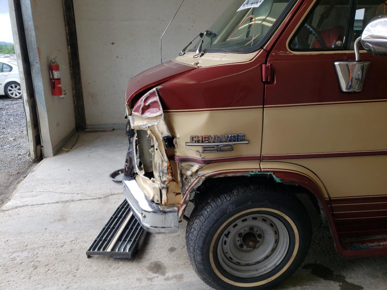 Photo 9 from auction – 1984 CHEVROLET G20 with VIN 1GBEG25H9E7209946