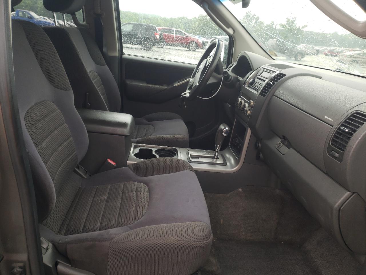 Photo 5 from auction – 2005 NISSAN PATHFINDER with VIN 5N1AR18WX5C752217