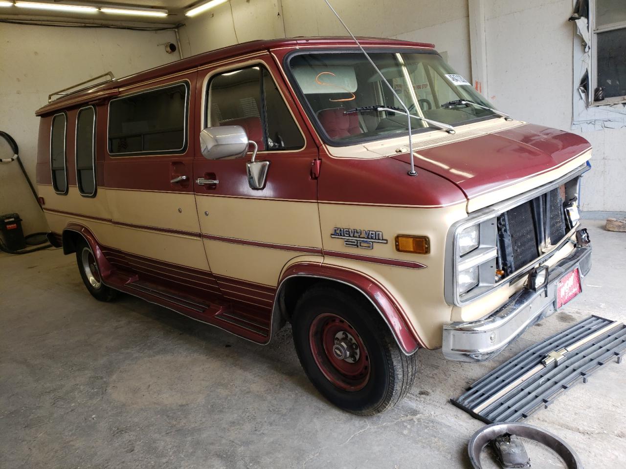 CHEVROLET G20 1984 with VIN 1GBEG25H9E7209946 - Photo from auction