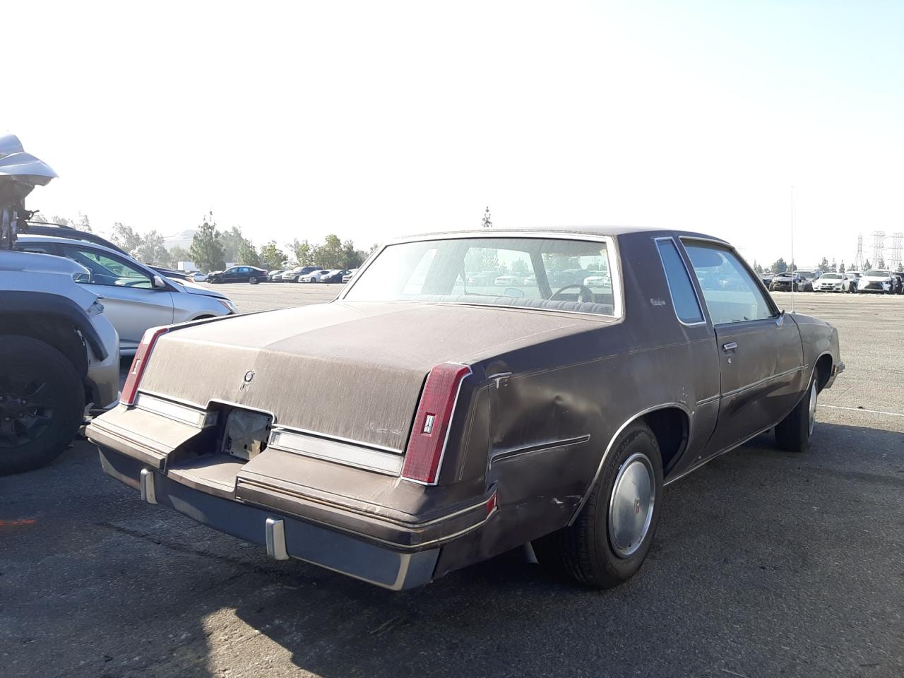 Photo 4 from auction – 1985 OLDSMOBILE CUTLASS SU with VIN 1G3GR47A9FP316359