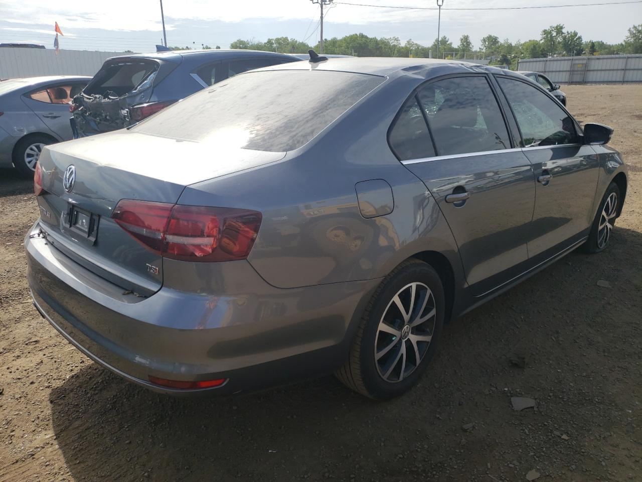 Photo 4 from auction – 2018 VOLKSWAGEN JETTA SE with VIN 3VWDB7AJ9JM215710