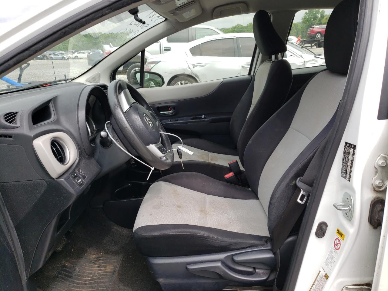 Photo 5 from auction – 2013 TOYOTA YARIS with VIN JTDKTUD31DD566615