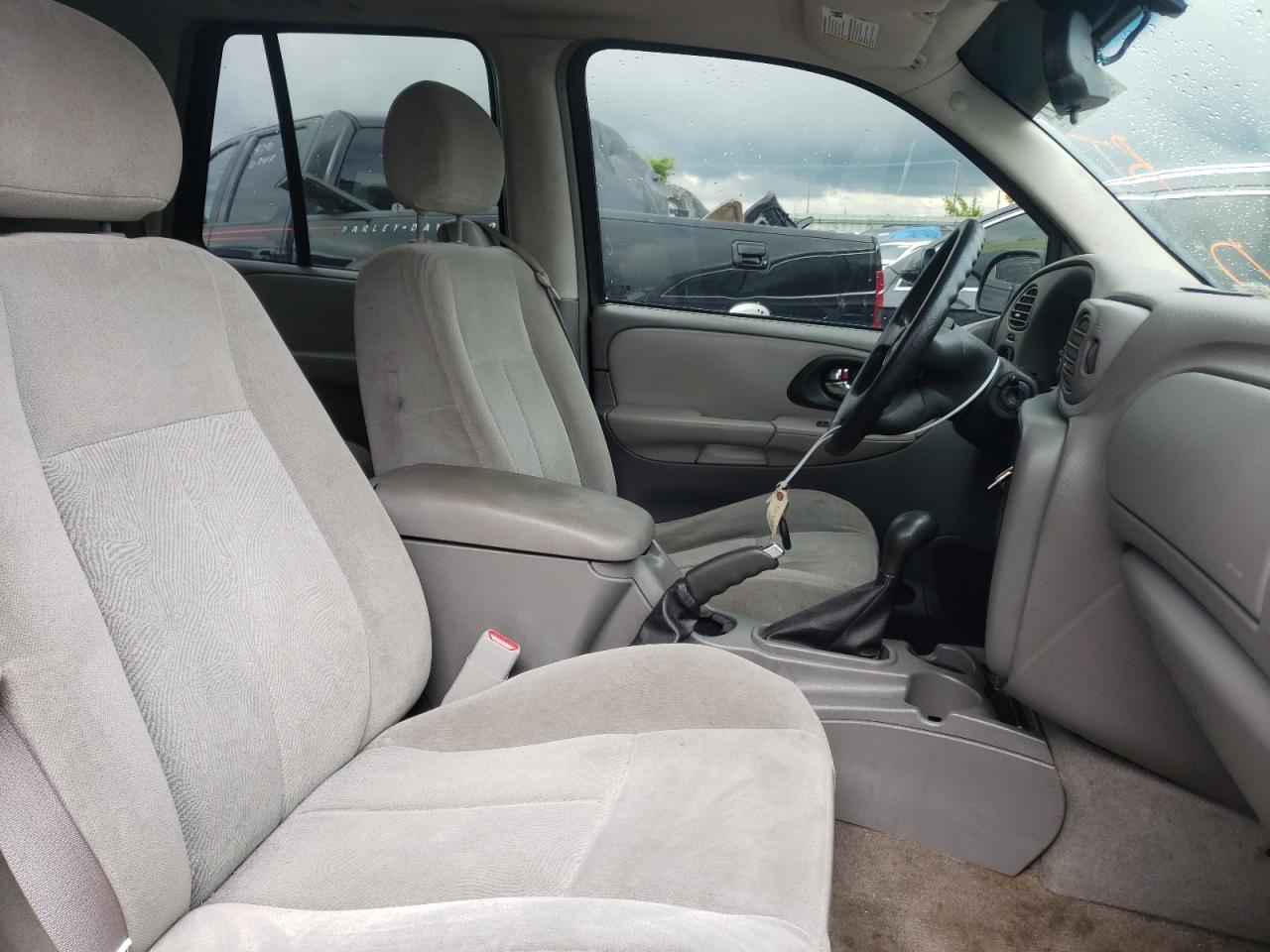 Photo 5 from auction – 2005 CHEVROLET TRAILBLAZE with VIN 1GNDS13S452383684