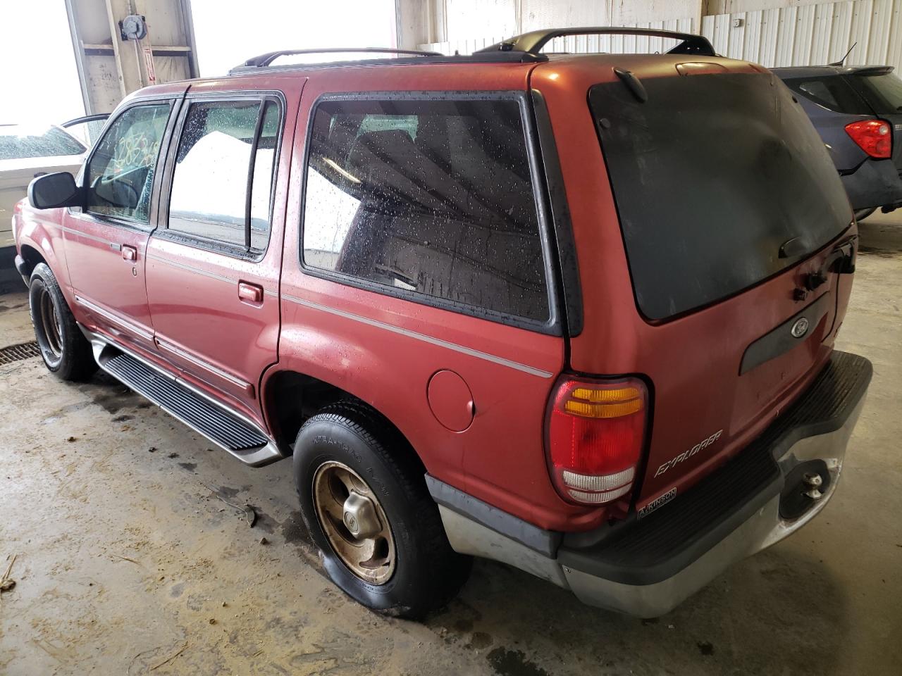 Photo 3 from auction – 1998 FORD EXPLORER with VIN 1FMZU34E0WZA68561