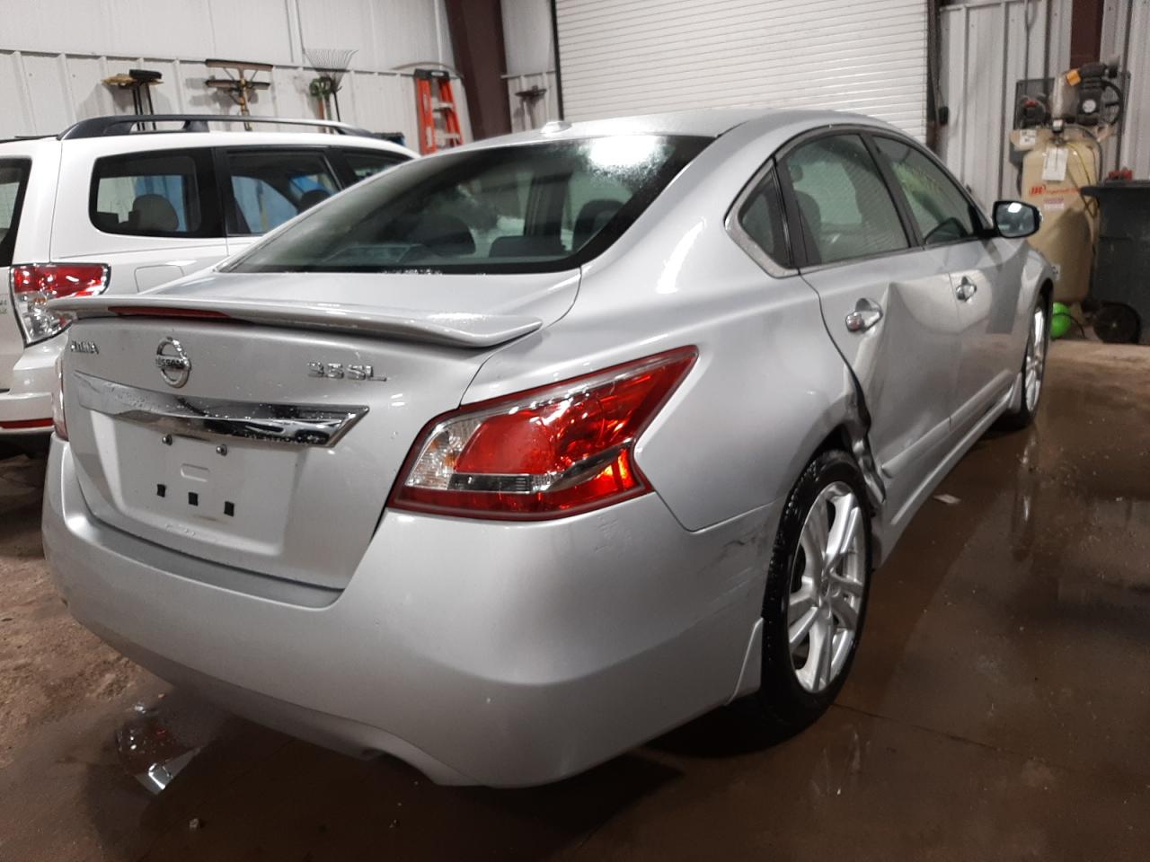 Photo 4 from auction – 2013 NISSAN ALTIMA 3.5 with VIN 1N4BL3AP1DC286643