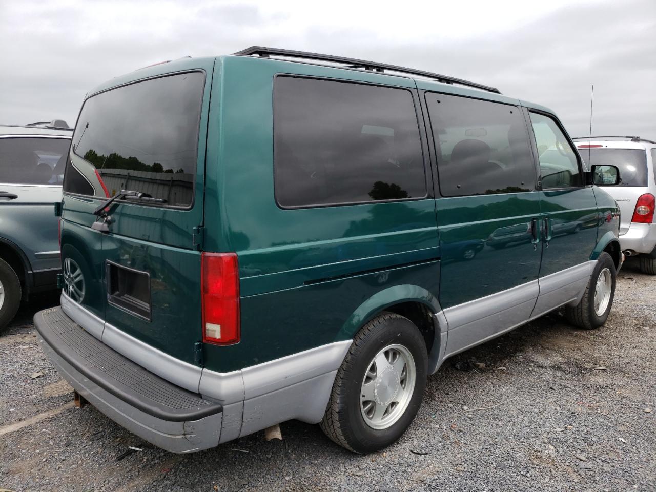 Photo 4 from auction – 1999 CHEVROLET ASTRO with VIN 1GNEL19W4XB109416