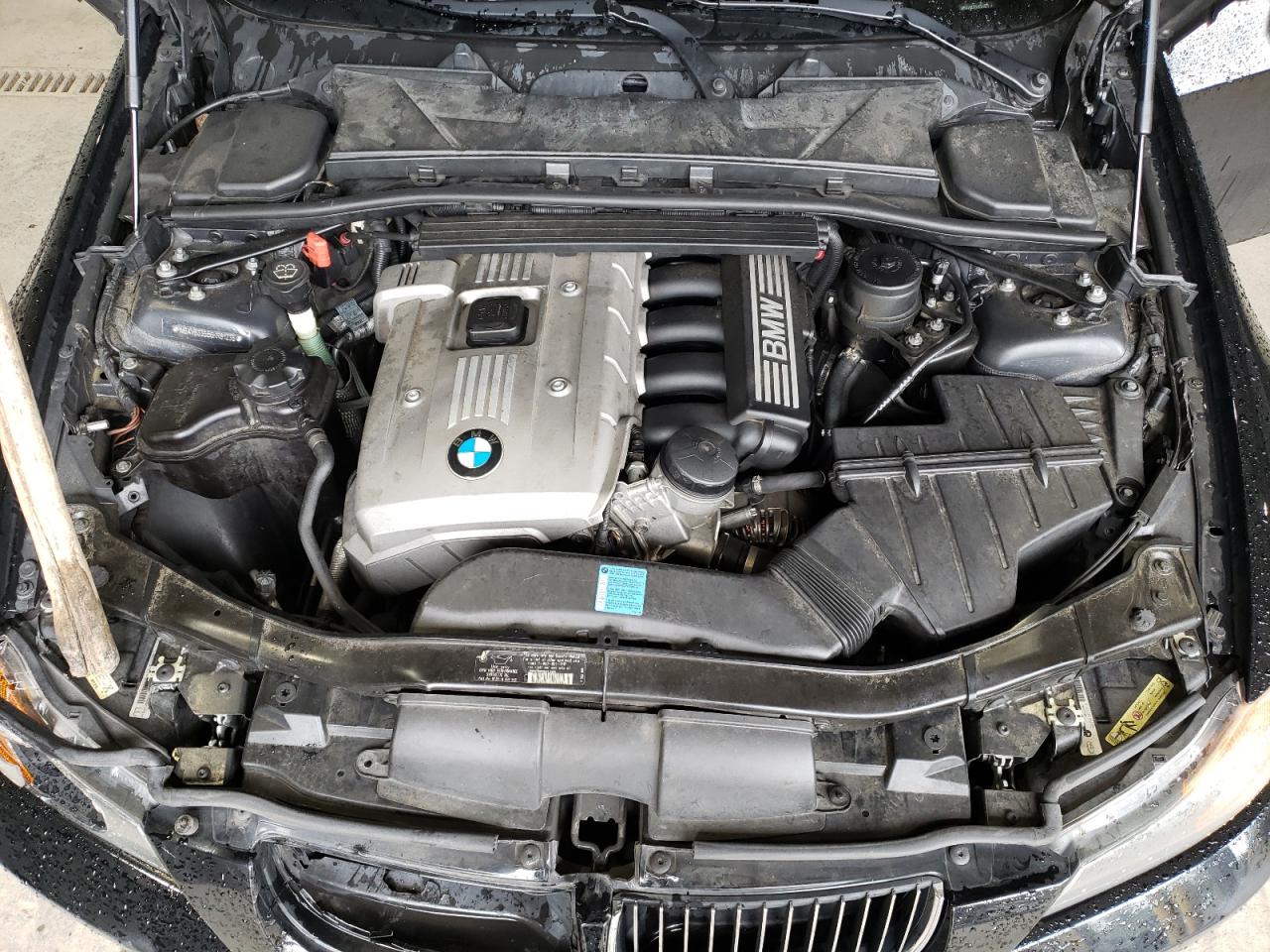 Photo 12 from auction – 2006 BMW 330 I with VIN WBAVB33556KR81235