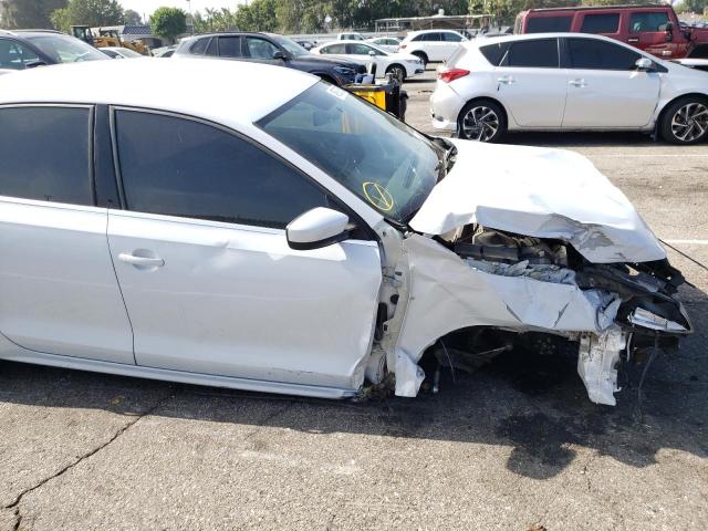 Photo 9 from auction – 2017 VOLKSWAGEN JETTA S with VIN 3VW2B7AJXHM279949