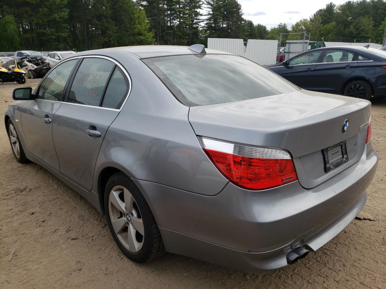 Photo 3 from auction – 2007 BMW 5 SERIES with VIN WBANF73547CY18180