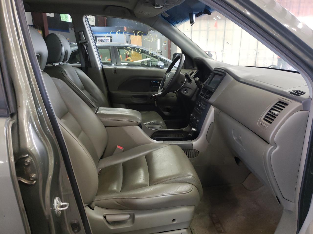 Photo 5 from auction – 2007 HONDA PILOT EXL with VIN 5FNYF18777B026566