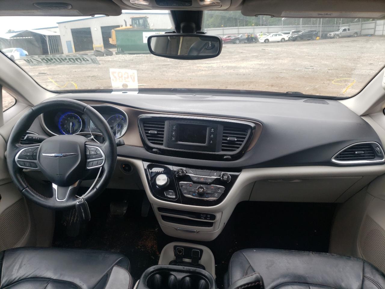 Photo 9 from auction – 2017 CHRYSLER PACIFICA T with VIN 2C4RC1BG3HR621734