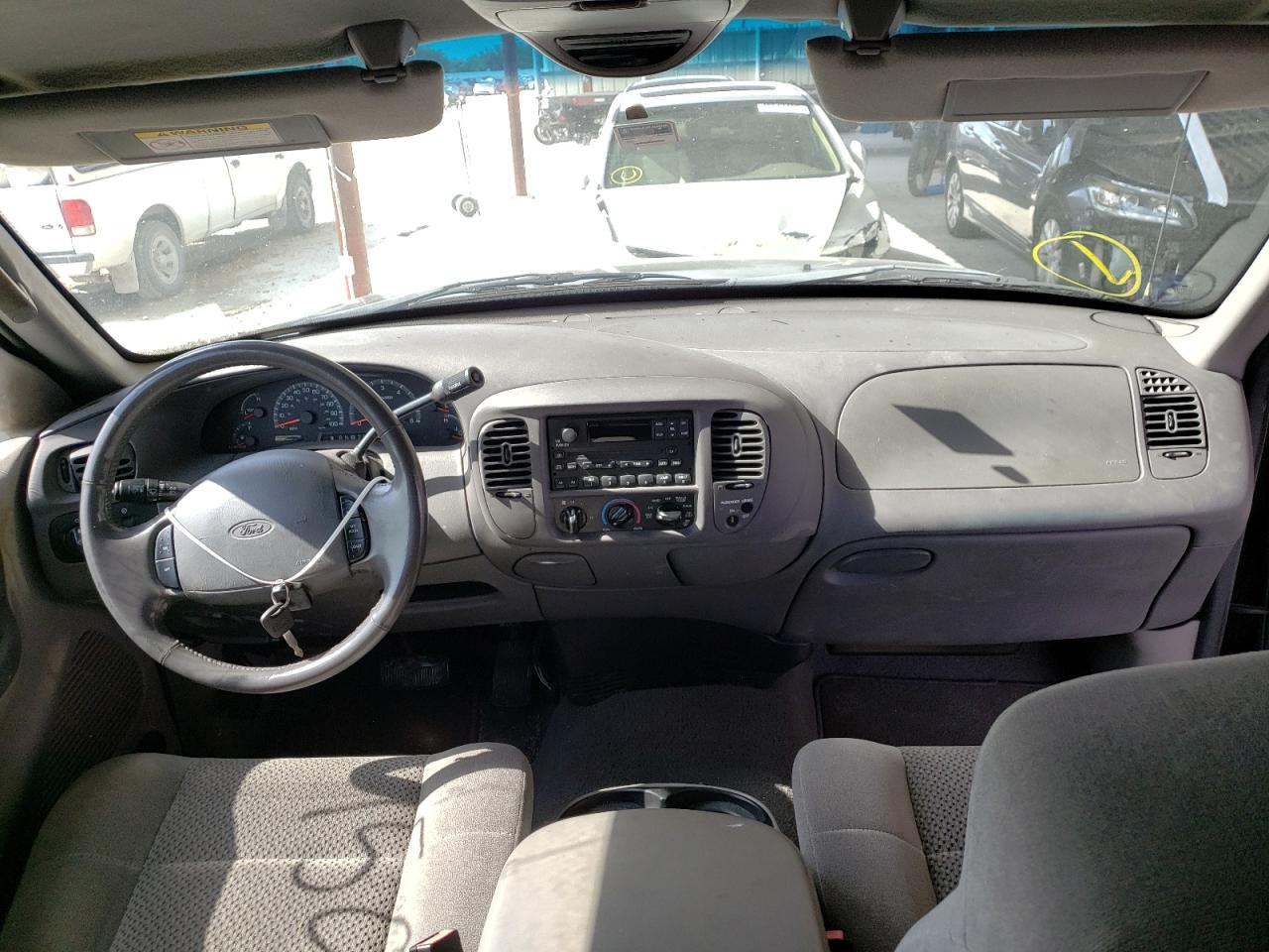 Photo 20 from auction – 2002 FORD F150 with VIN 2FTRX17L12CA48515