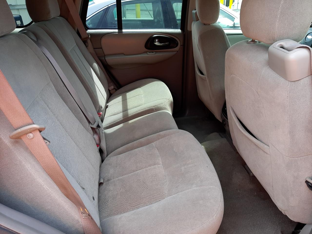 Photo 6 from auction – 2005 CHEVROLET TRAILBLAZE with VIN 1GNDT13S052355569