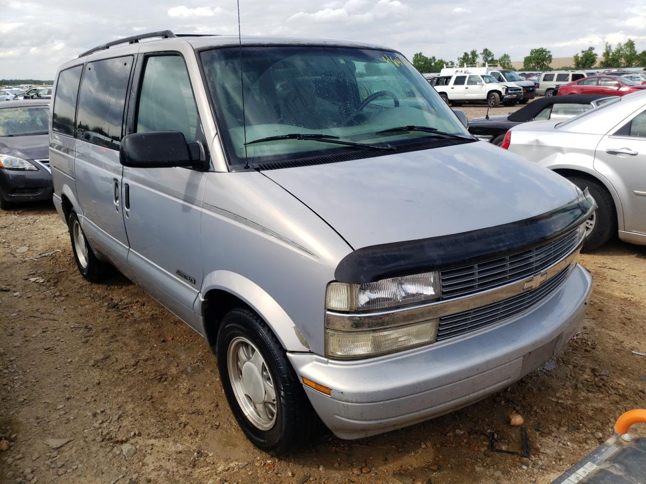 Photo 13 from auction – 2000 CHEVROLET ASTRO with VIN 1GNDM19W4YB202284