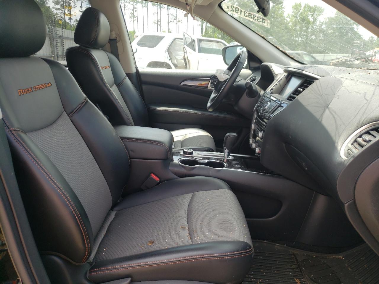 Photo 5 from auction – 2019 NISSAN PATHFINDER with VIN 5N1DR2MM2KC653572