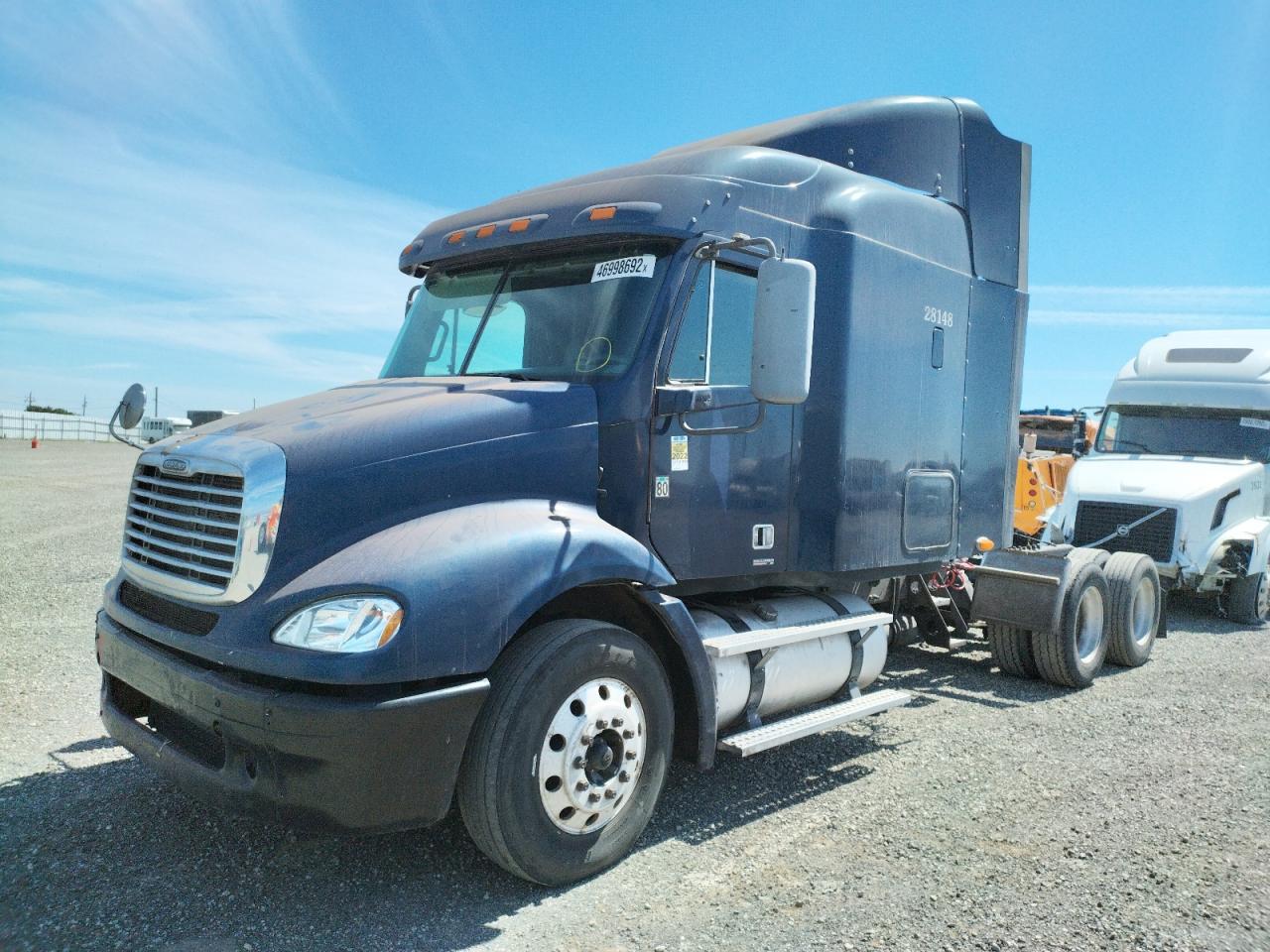 Photo 2 from auction – 2008 FREIGHTLINER COLUMBIA 1 with VIN 1FUJF0CV68LAC2497