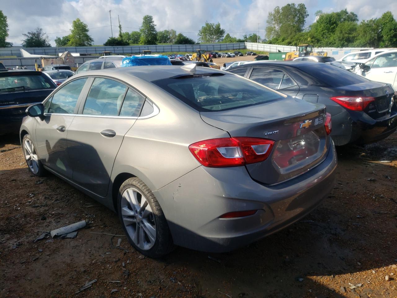 Photo 3 from auction – 2017 CHEVROLET CRUZE LT with VIN 3G1BE5SM5HS556423