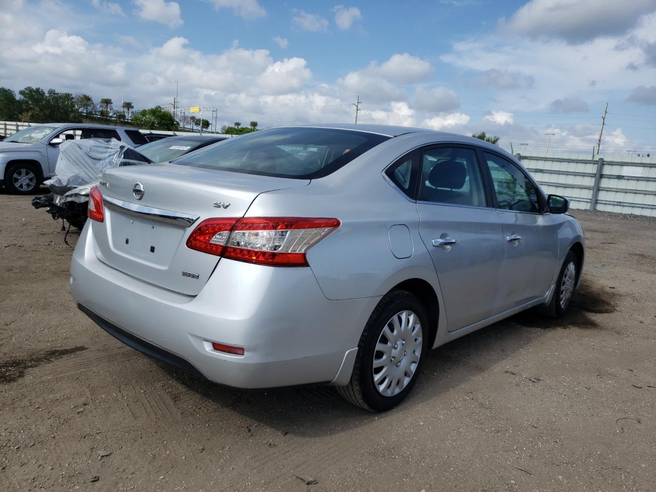 Photo 4 from auction – 2014 NISSAN SENTRA S with VIN 3N1AB7AP1EL616466