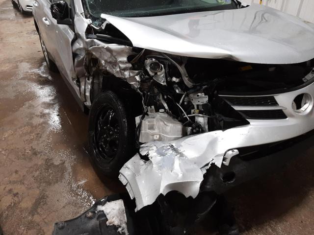 Photo 9 from auction – 2015 TOYOTA RAV4 LE with VIN 2T3ZFREV5FW137082