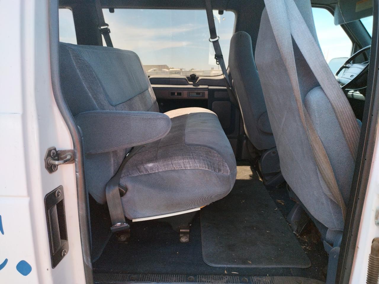 Photo 6 from auction – 1996 FORD ECONOLINE with VIN 1FBJS31H2THA91402