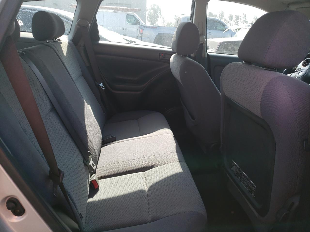 Photo 6 from auction – 2004 TOYOTA MATRIX XR with VIN 2T1KR32E44C181737