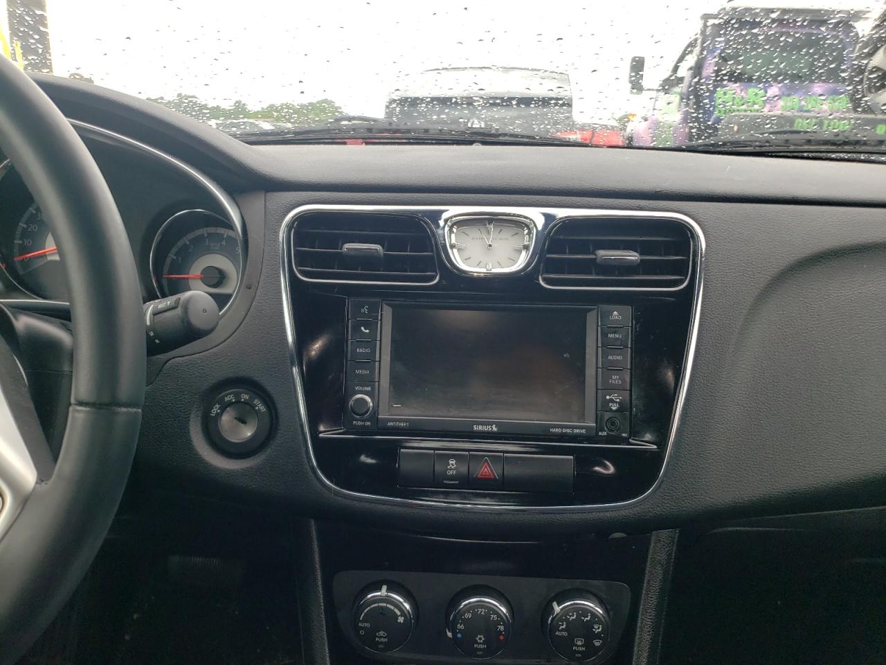 Photo 19 from auction – 2012 CHRYSLER 200 TOURIN with VIN 1C3CCBBG9CN277008